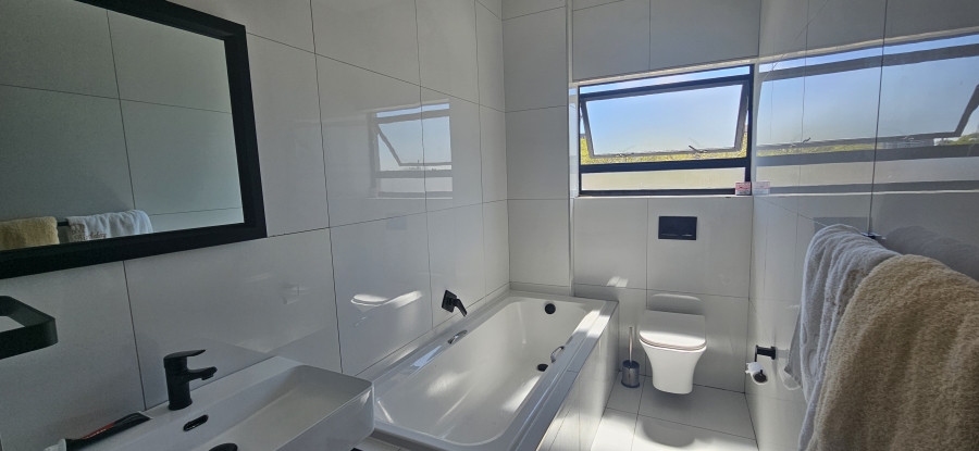 2 Bedroom Property for Sale in Table View Western Cape